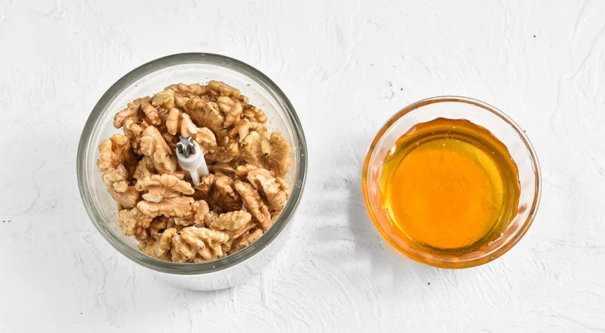 Паста из грецких орехов с медом