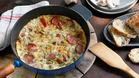 Простые рецепты с яйцом куриным и колбасой: рецепты с фото