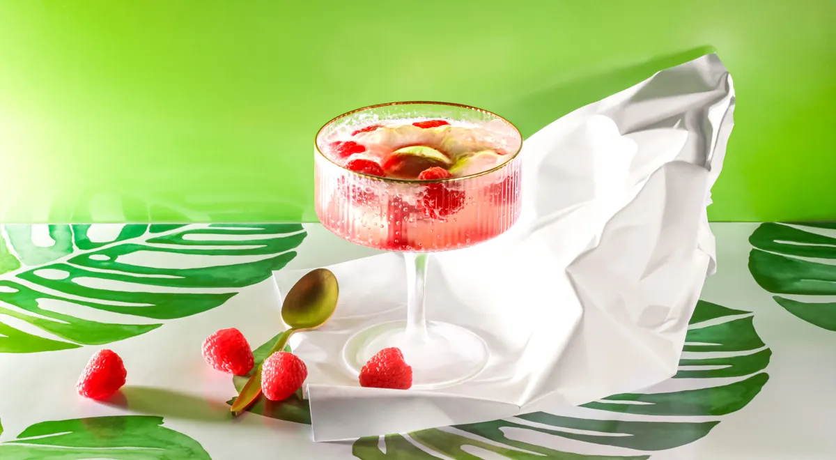 Коктейль из шампанского с мороженым «Брызги шампанского»