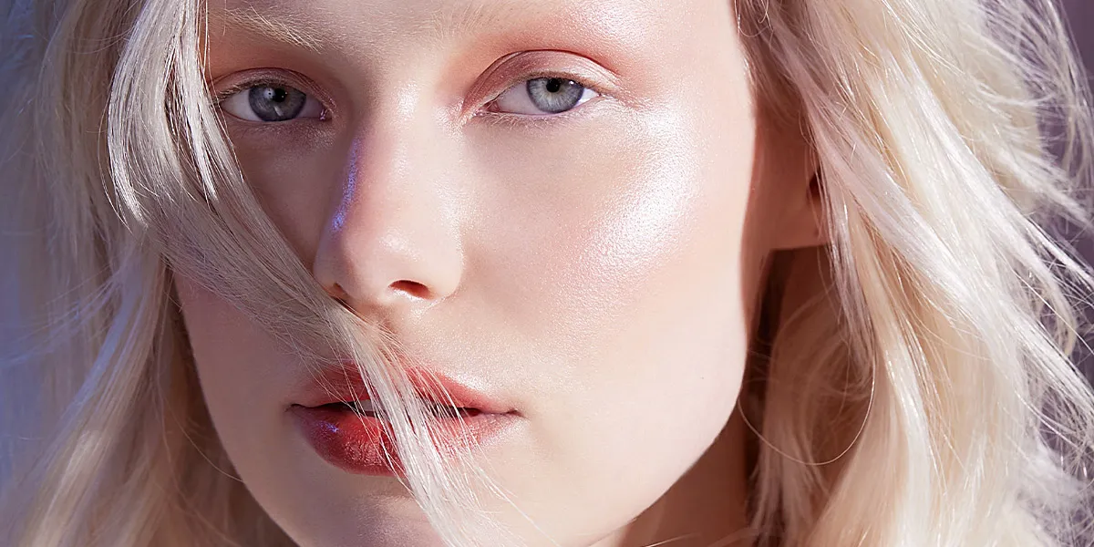 Излучайте красоту: как создать макияж с сияющей кожей
