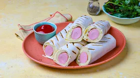 Сосиски с картошкой в лаваше
