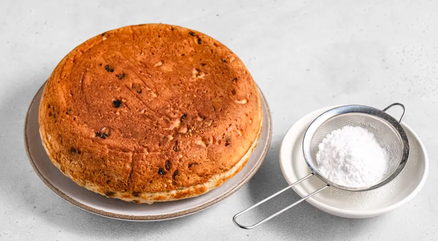 Сладкий пирог на кефире в мультиварке