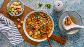 Как приготовить гороховый суп с копченостями: шеф-повар ресторана делится секретами и хитростями приготовления