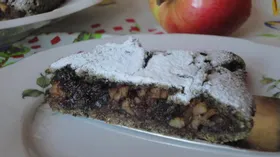 Овсяной пирог с яблоком и черносливом