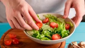 Бессолевая диета: правда ли, что отказ от соли помогает похудеть и какие будут последствия? Чем заменить соль в блюдах