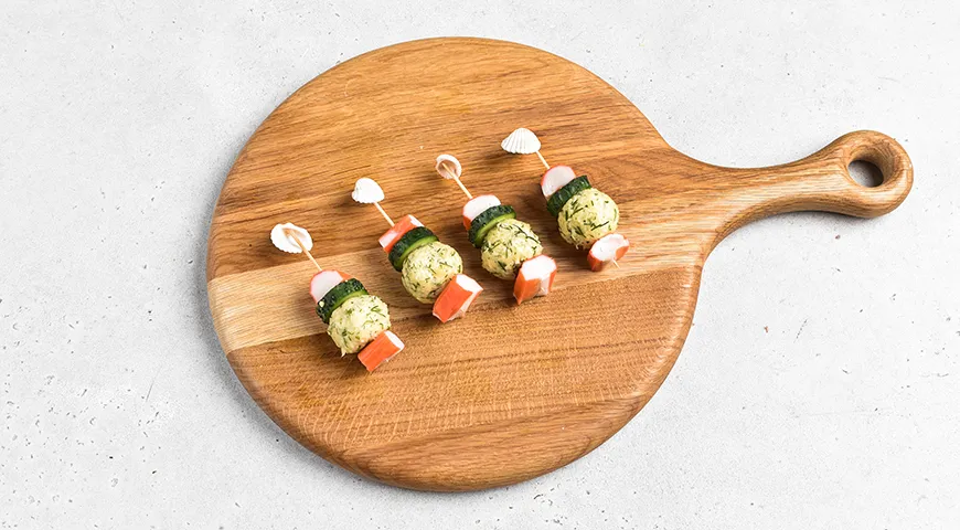 Канапе с крабовыми палочками