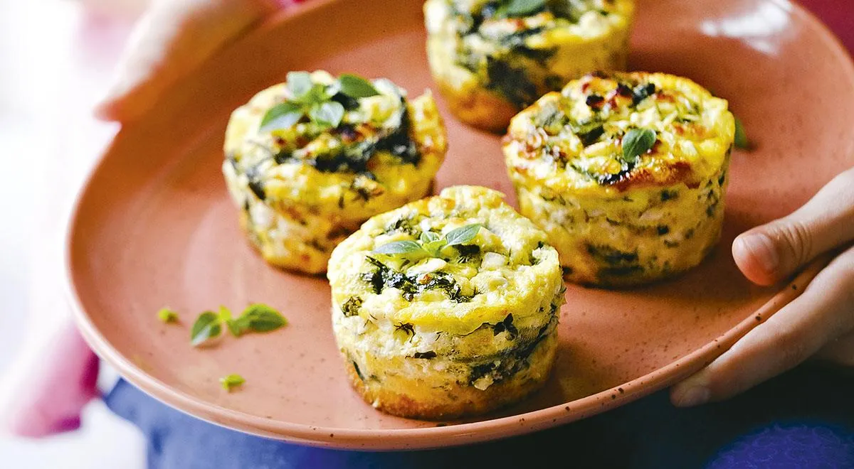 Мини-фриттата с творогом и шпинатом, рецепт с мускатных орехом