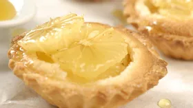 Песочные пирожные с лимонной начинкой