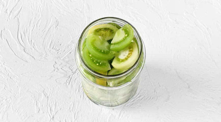 Зеленые помидоры дольками на зиму