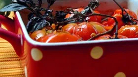 Простые рецепты с продукцией пчеловодства и томатами