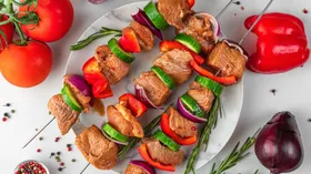 Пользу не отрицают: диетолог подсказала, какое мясо выбрать для шашлыка