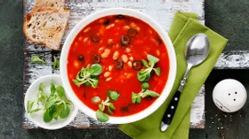 Томатный суп с фасолью 