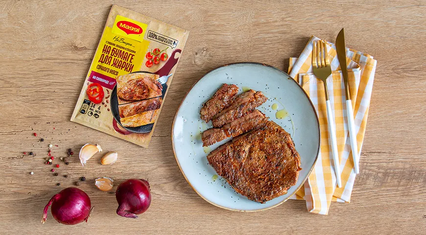 Сочное мясо на сухой сковороде – как его приготовить