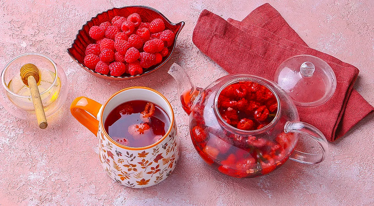 Малиновый чай с имбирем