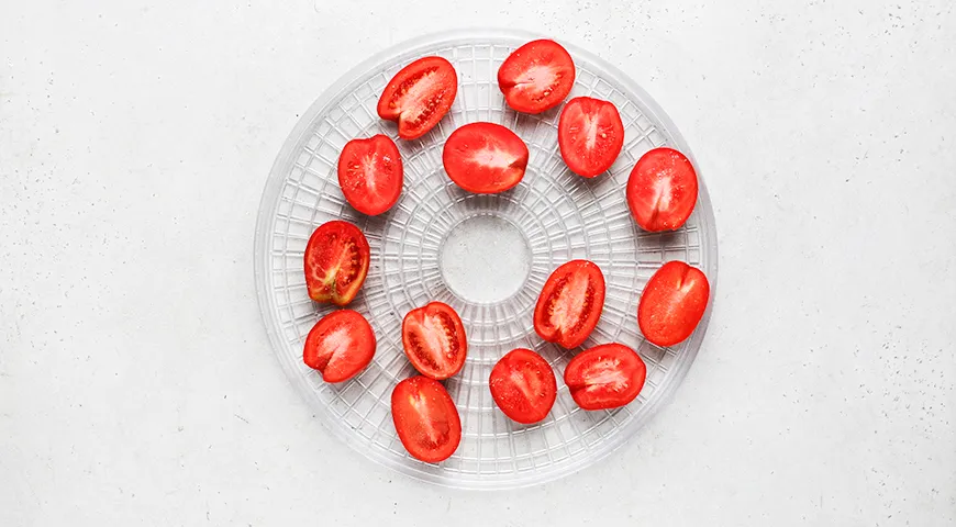 Вяленые помидоры в сушилке