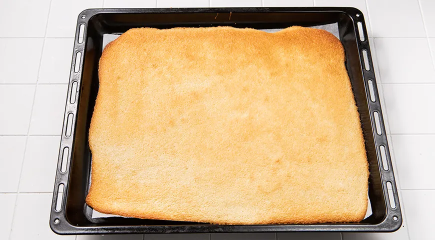 Бисквитный рулет с повидлом