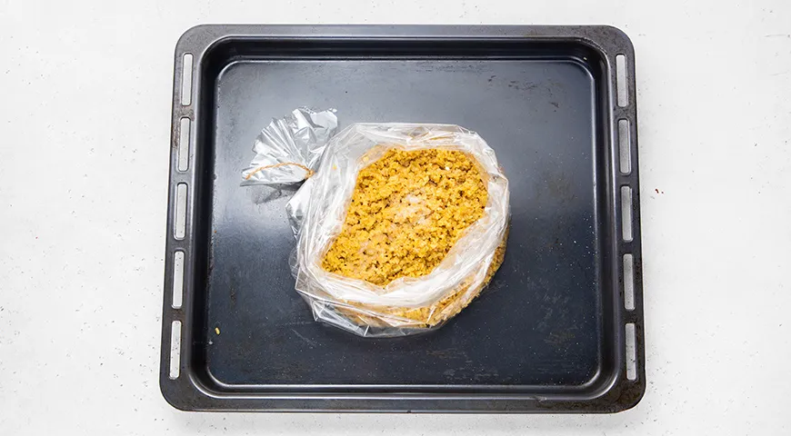 Булгур с курицей в рукаве в духовке