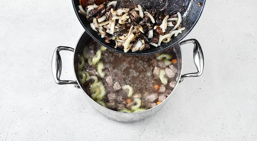 Грибной суп с мясом