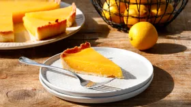 Как приготовить лимонные десерты, которые подарят радость