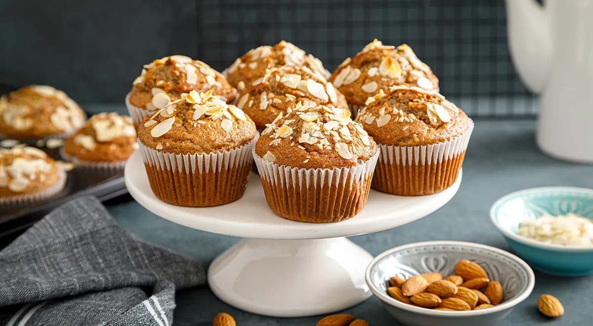 Миндальные маффины с цукатами