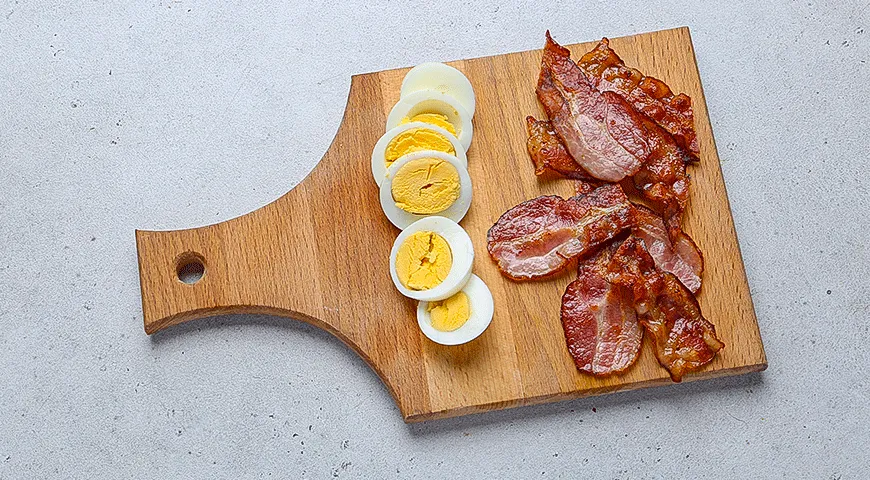 Спринг-роллы с беконом, яйцом и овощами