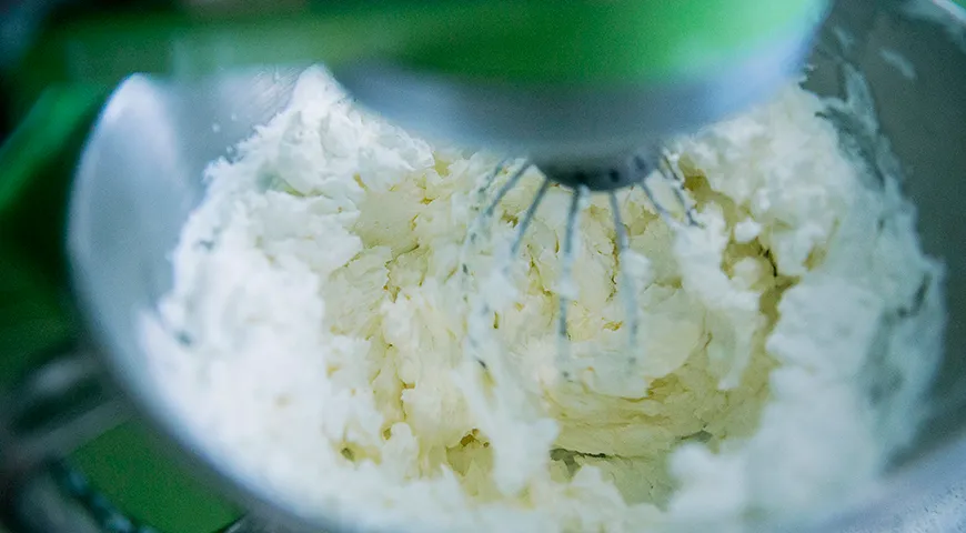 В тирамису маскарпоне можно заменить творогом