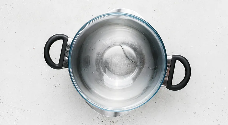 Безе с орехами и шоколадной крошкой