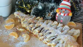 Ёлочка из слоёного теста