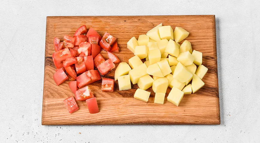 Овощное рагу в кастрюле