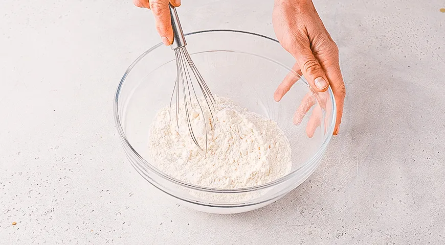 Оладьи на минеральной воде с ветчиной