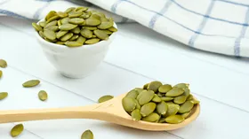 Врачи предложили неожиданный способ сделать тыквенные семечки еще полезнее