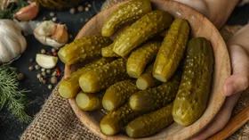 Культурный шок: правда ли, что к русскому чаю подавали соленый огурец