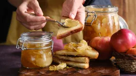 Яблочное варенье с орехами