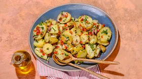 Салат из молодого картофеля по-испански без мяса