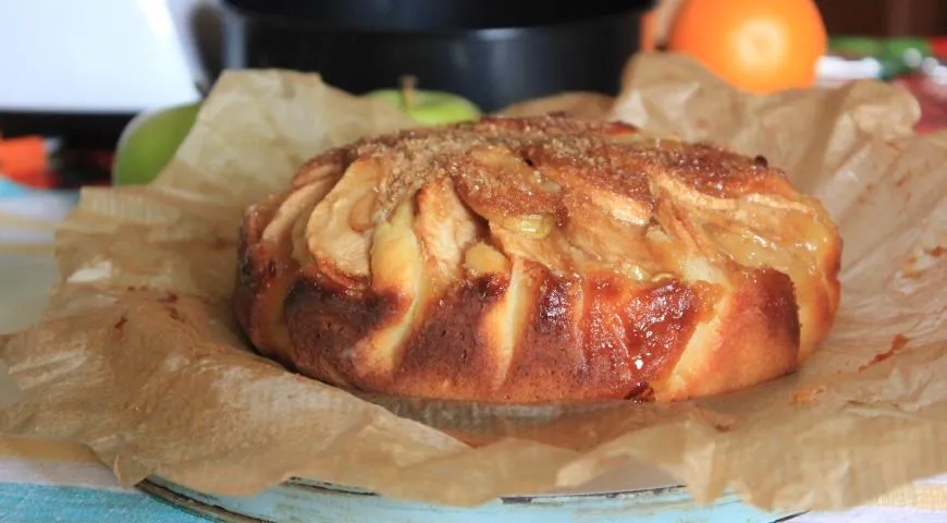 Творожный пирог с яблоками «Почти шарлотка»