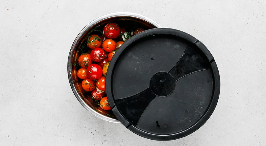 Помидоры черри быстрого приготовления с чесноком