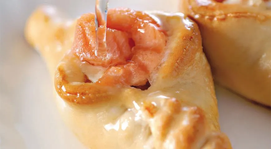 Традиционные рыбные расстегаи