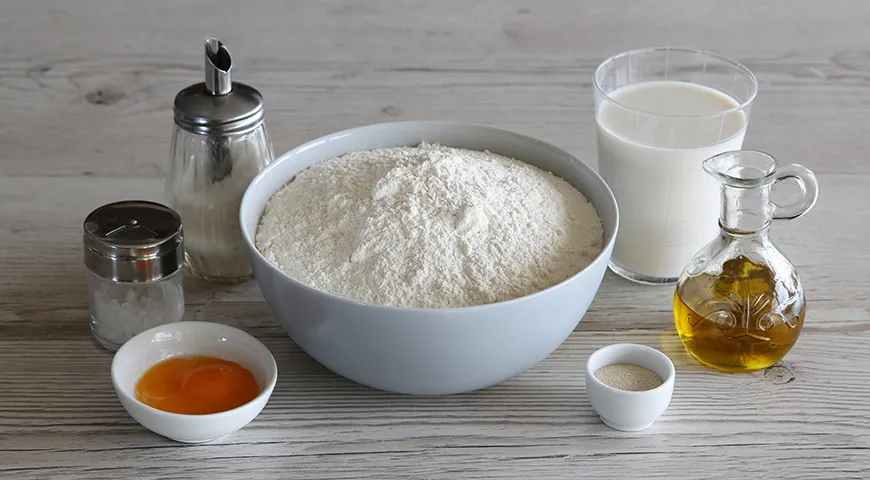 яичный желток и сливочное масло. мука яйца сахар. сливочное масло растереть с сахаром. замешивание песочного теста. сливочное масло с цедрой.