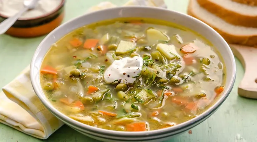 Суп из сборных овощей на мясном бульоне
