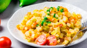 Рагу из кабачков в мультиварке