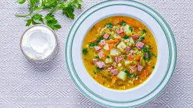 Рассольник с копченой колбасой