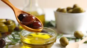 Ароматное оливковое масло в домашних условиях: 2 способа приготовления и пошаговый рецепт