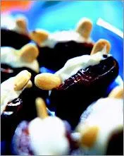 Финики с творогом