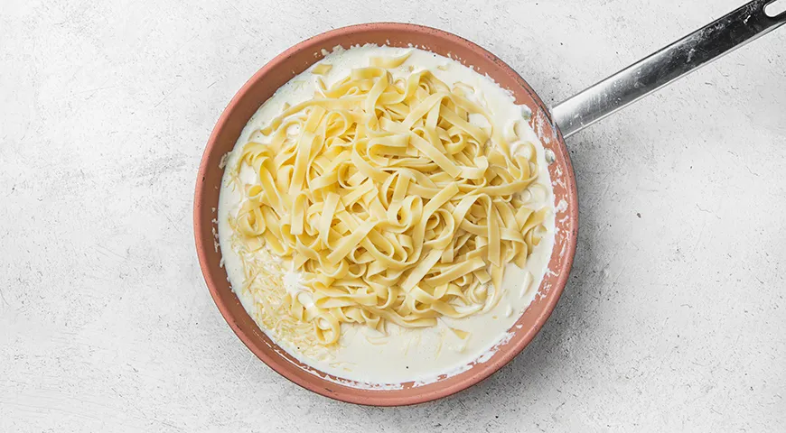 Паста «Альфредо» с курицей