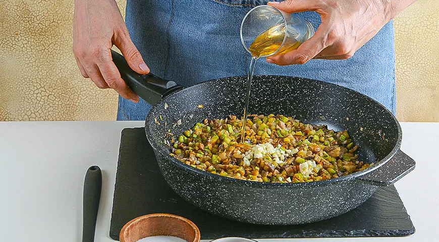 Профитроли с кабачками и грибами