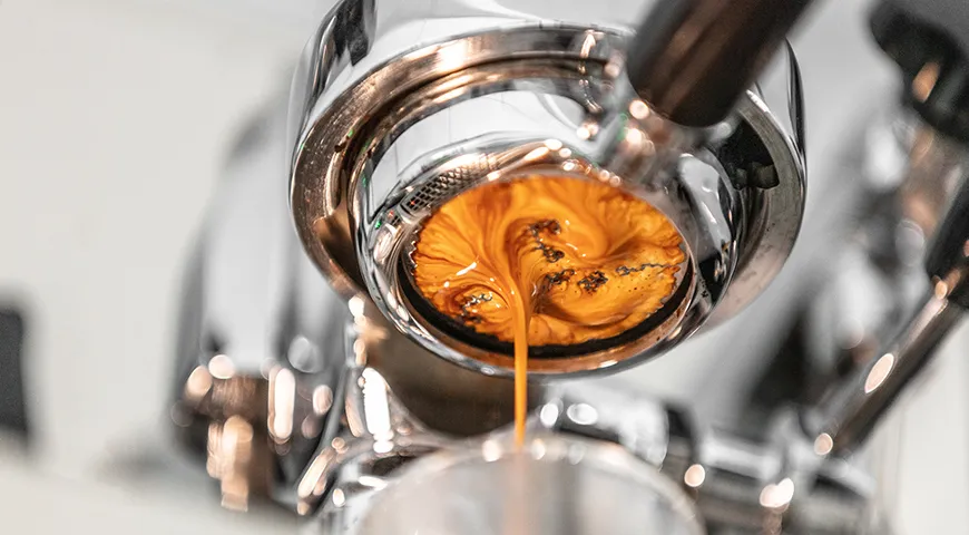 Во время приготовления ристретто пролив важно остановить ровно в тот момент, когда объем достигнет 15–20 мл