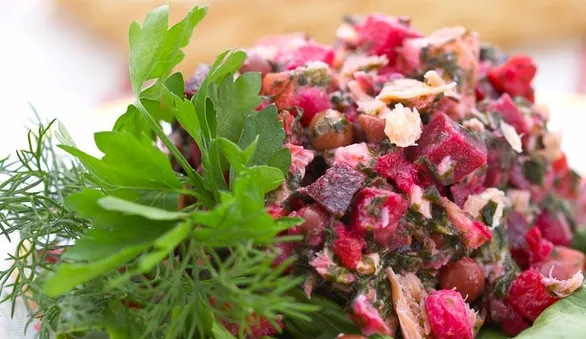 Салат Винегрет с морской капустой и рыбой