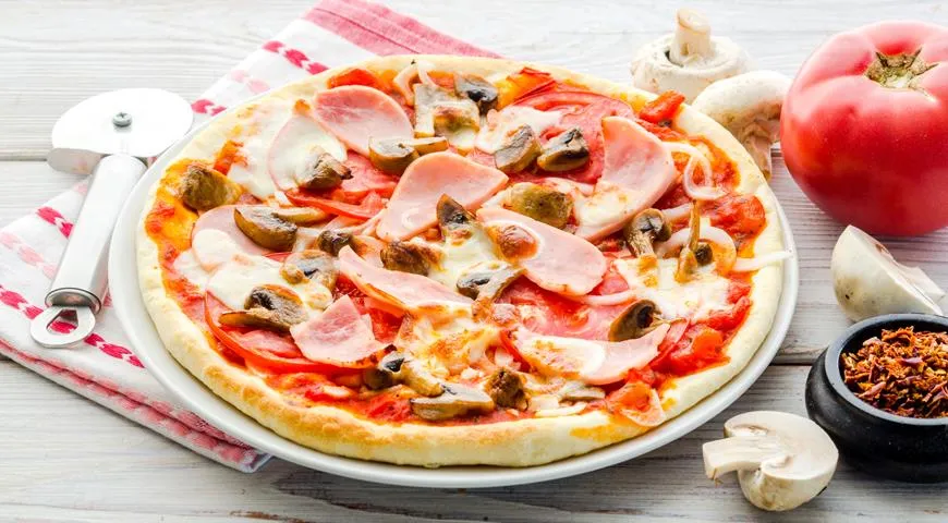 Пицца с ветчиной, пошаговый рецепт на ккал, фото, ингредиенты - Биолио