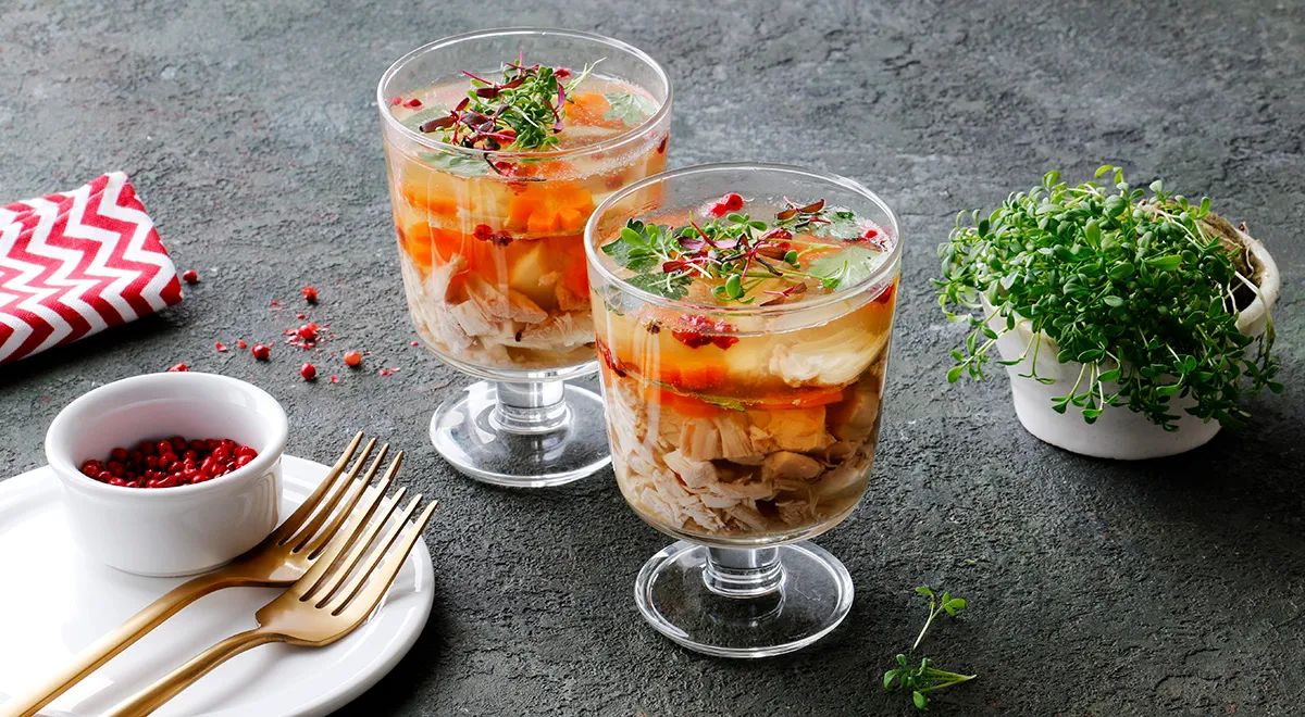 Рецепт холодца из курицы с желатином (можно приготовить с куриной спинкой)