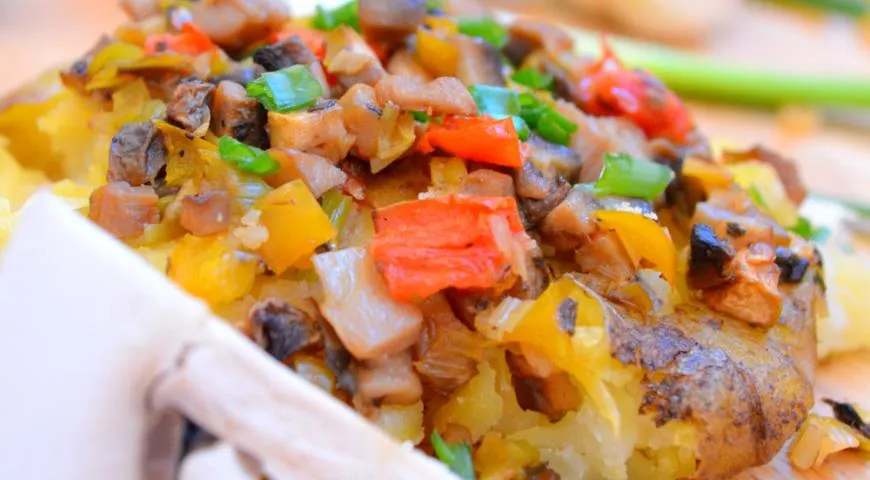 Жареный картофель с овощами